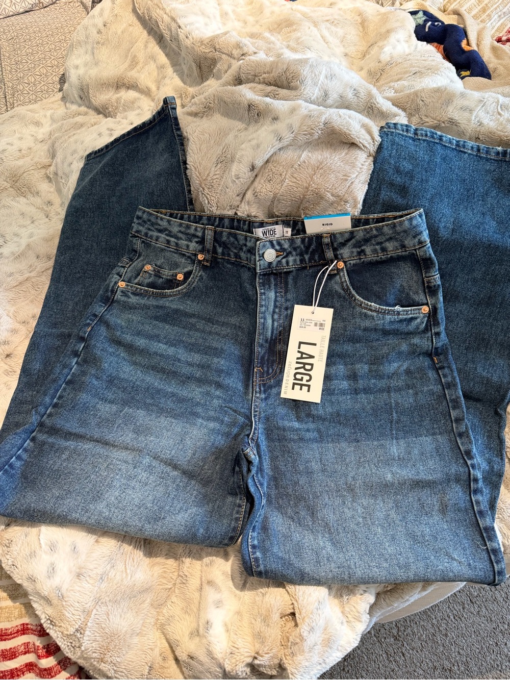 High Rise Wide Leg Jeans in Medium Blue Wash - Size 11